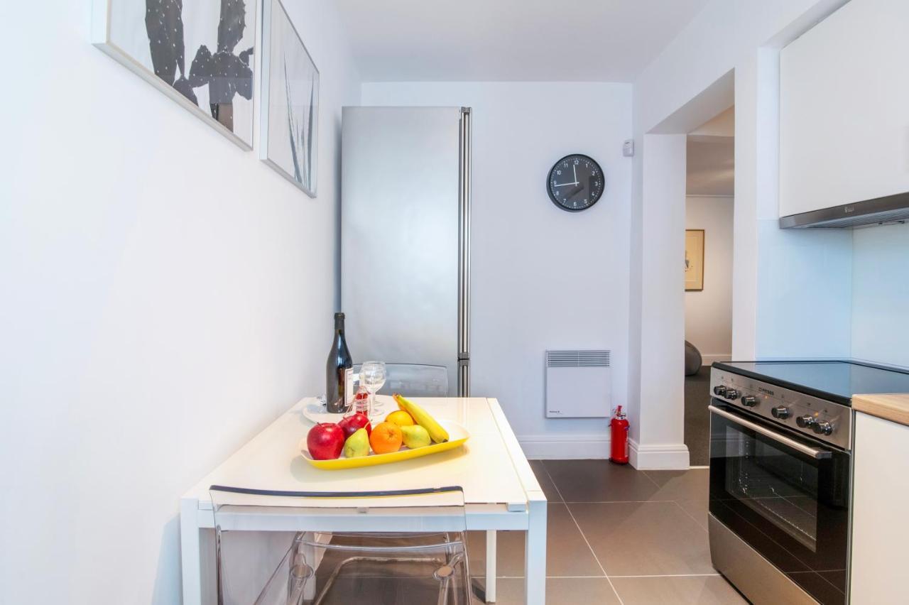 Sun & Sea Suite, Kavouri Atenas Exterior foto