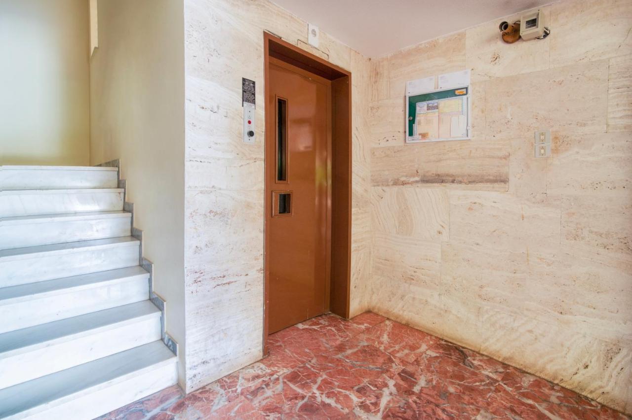 Sun & Sea Suite, Kavouri Atenas Exterior foto